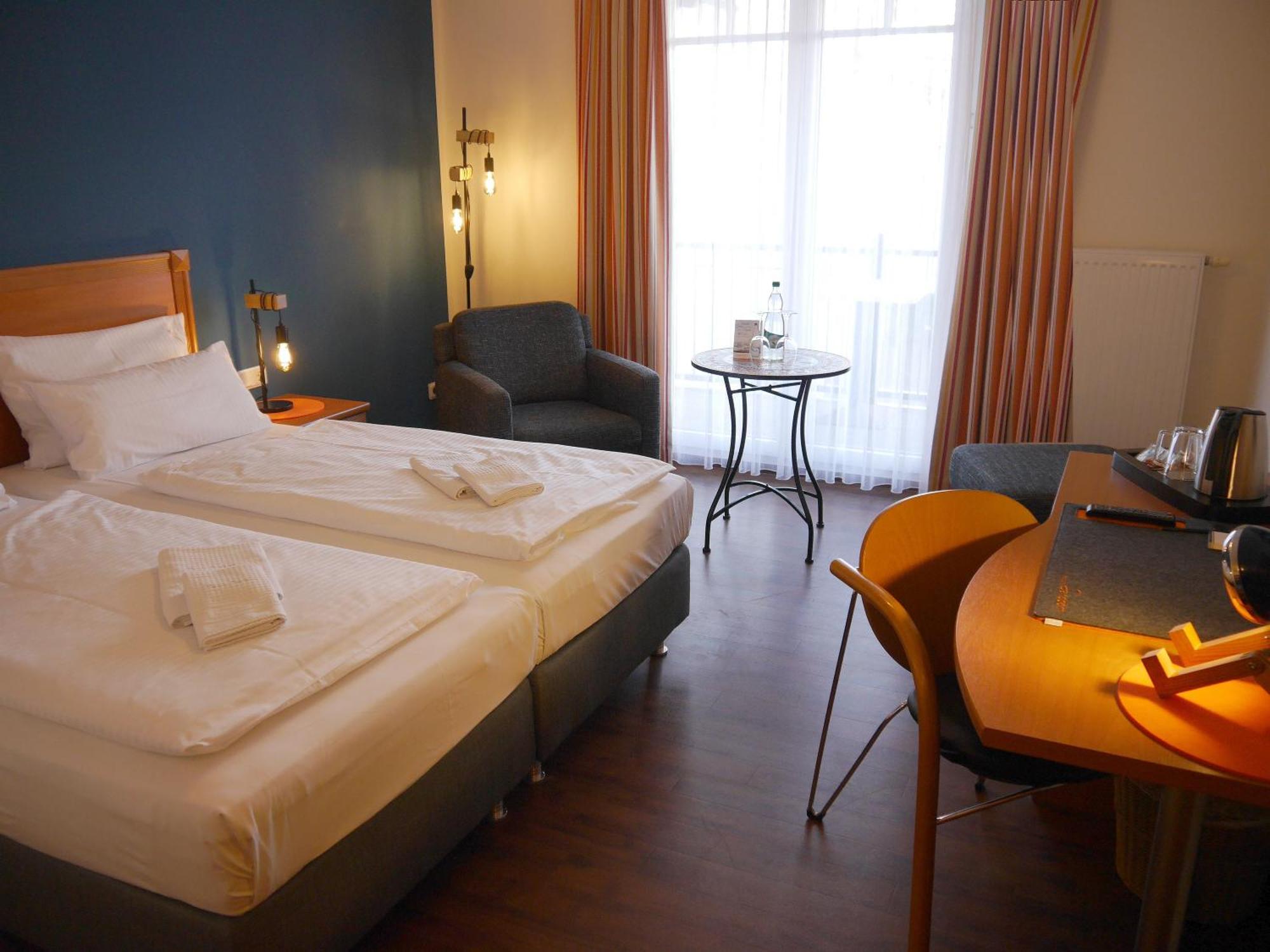 Pension Sanddorn Mit Cafe Carlssons Binz Buitenkant foto