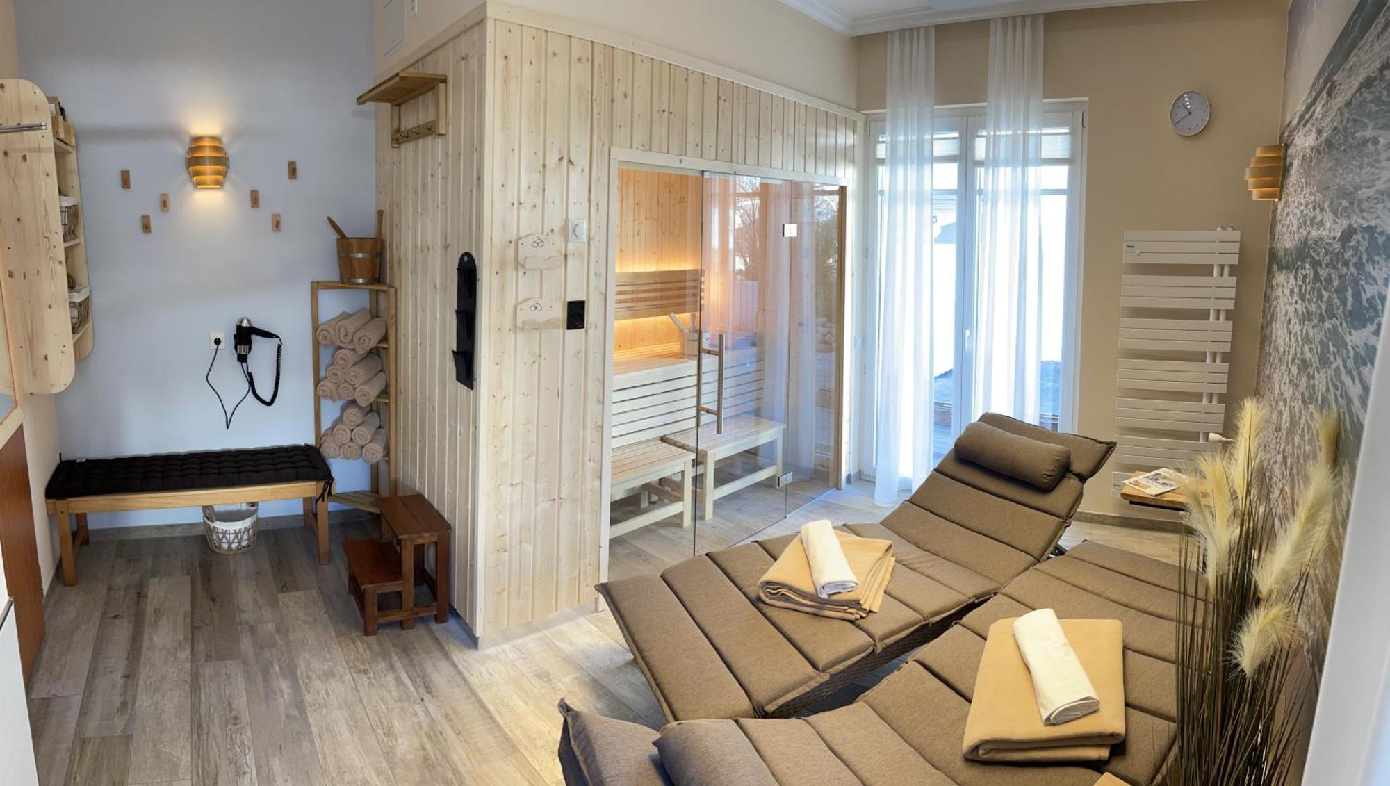 Pension Sanddorn Mit Cafe Carlssons Binz Buitenkant foto