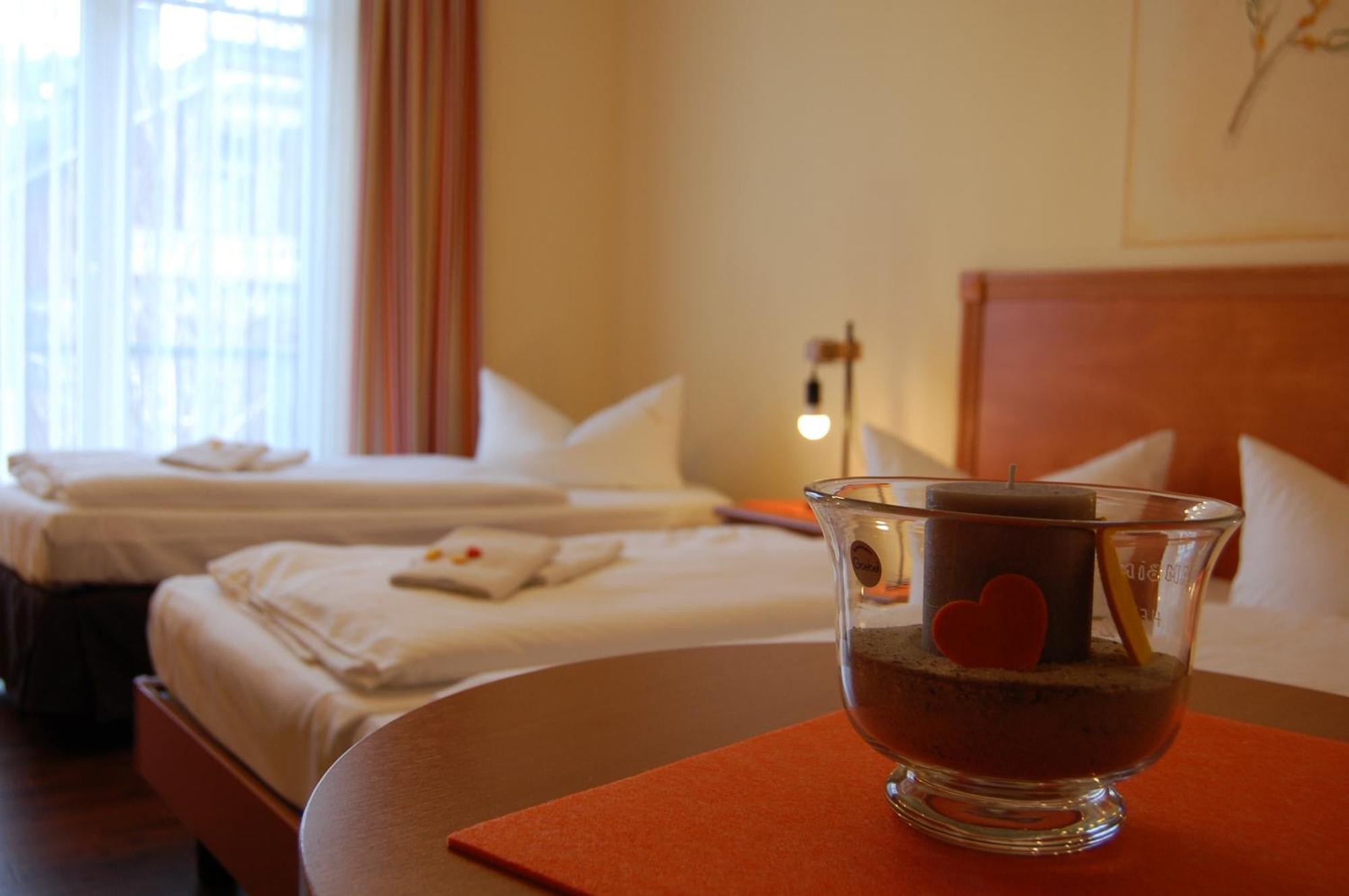 Pension Sanddorn Mit Cafe Carlssons Binz Buitenkant foto