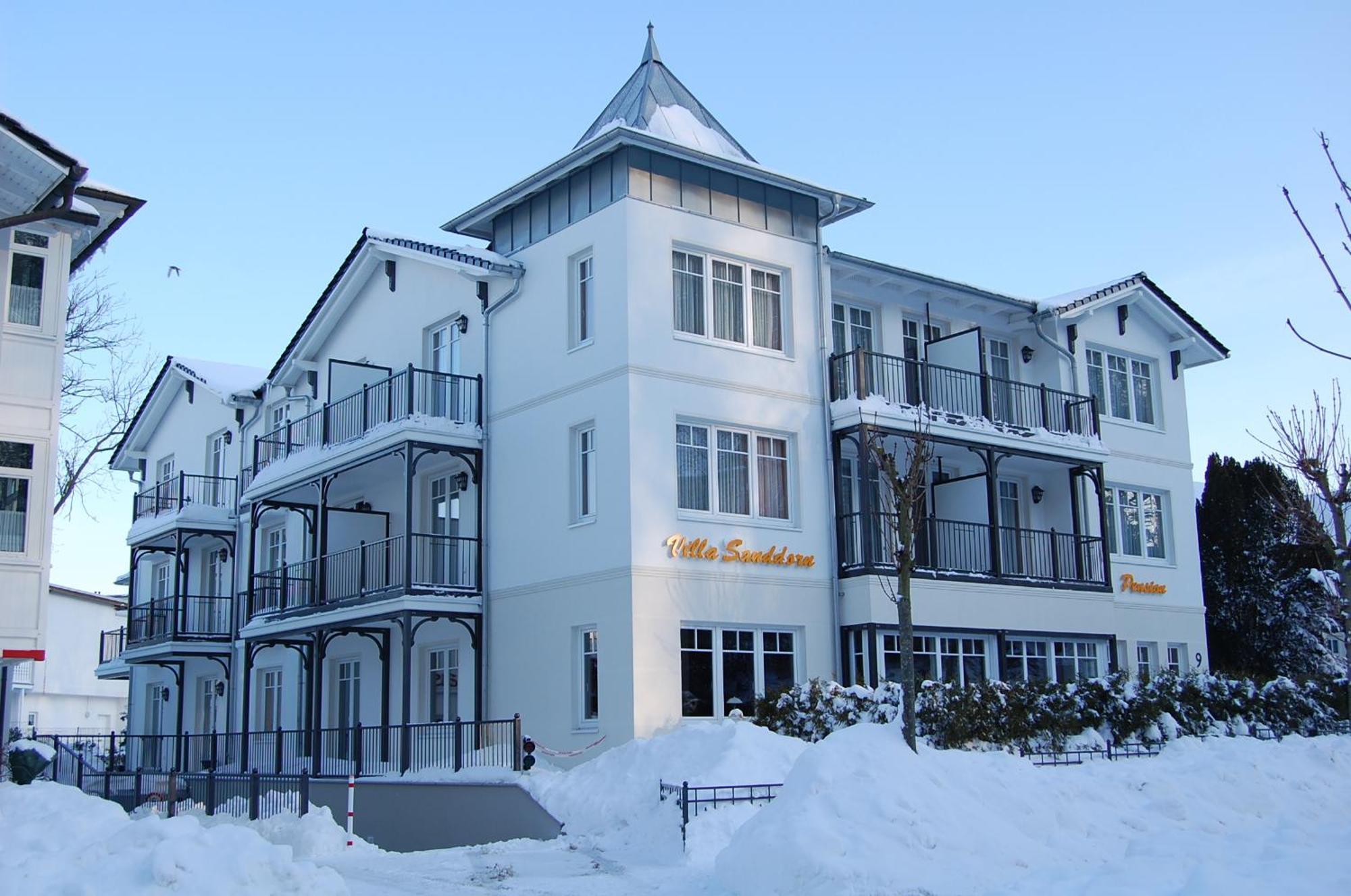 Pension Sanddorn Mit Cafe Carlssons Binz Buitenkant foto