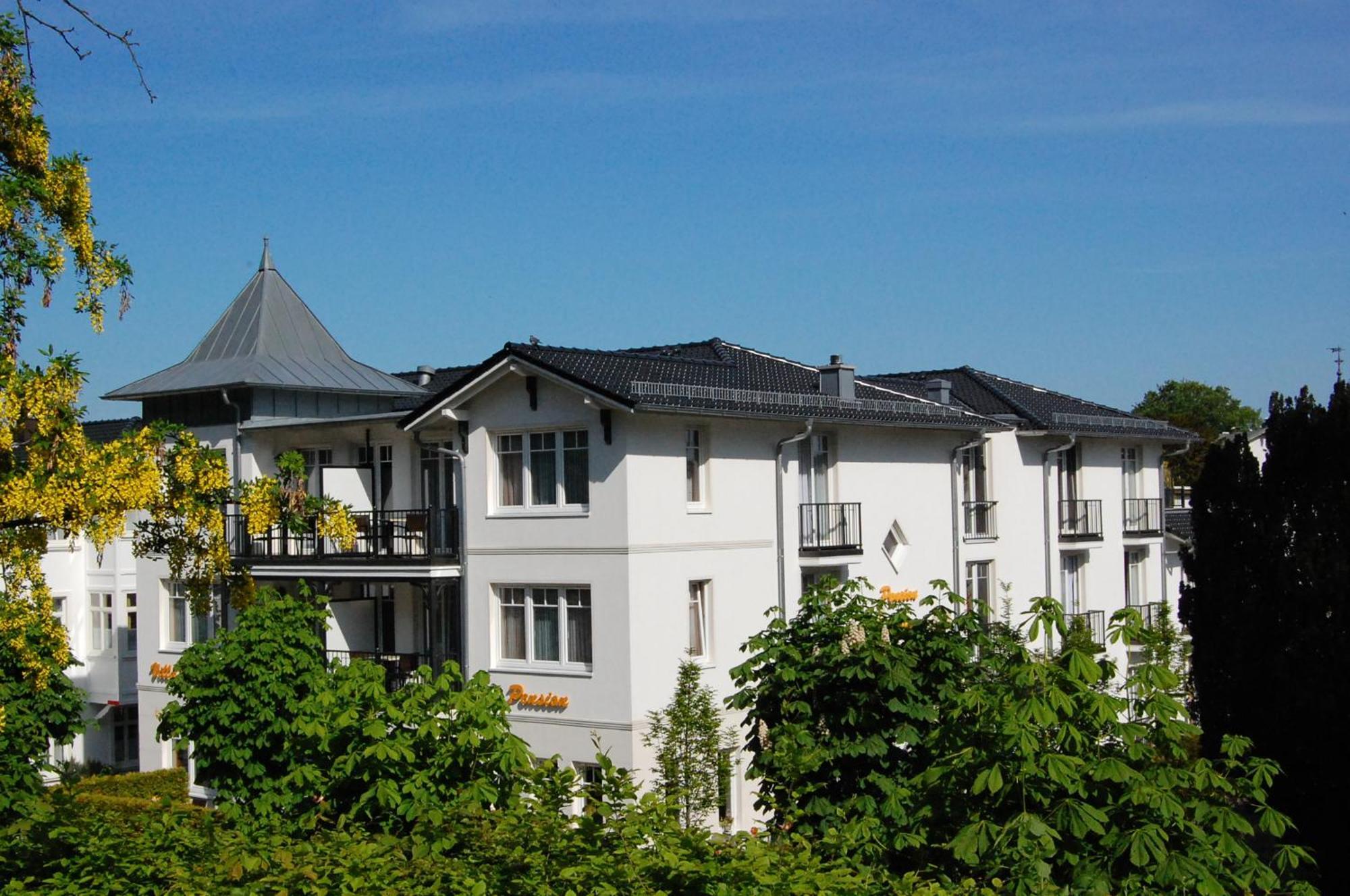 Pension Sanddorn Mit Cafe Carlssons Binz Buitenkant foto