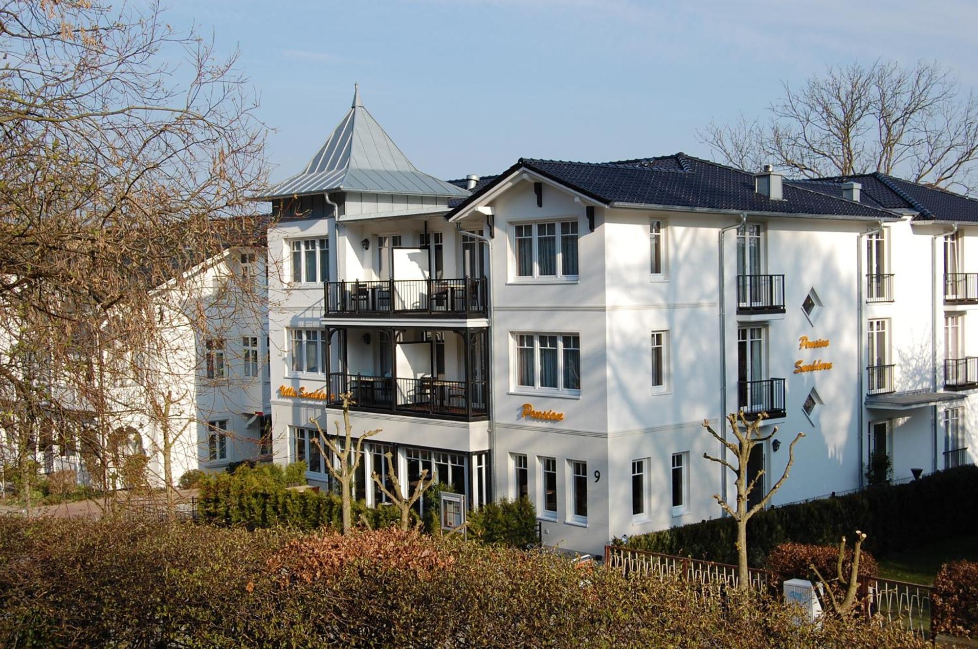 Pension Sanddorn Mit Cafe Carlssons Binz Buitenkant foto